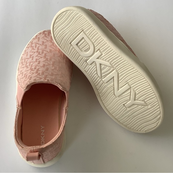 DKNY toddler girl light pink slip-on logo canvas shoes - Picture 5 of 6
